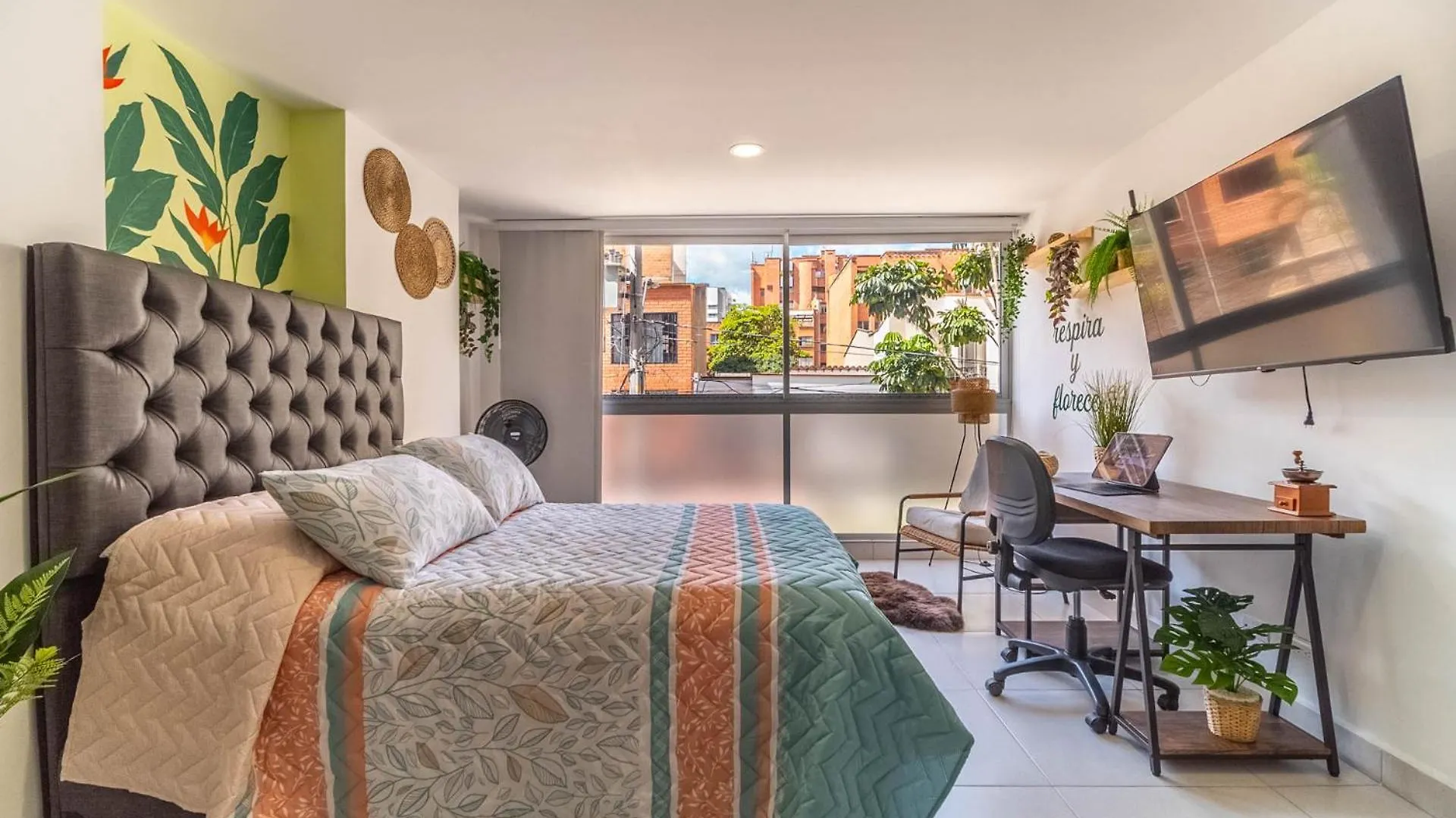 Cozy Spring Flat In Laureles Apartamento Medellín
