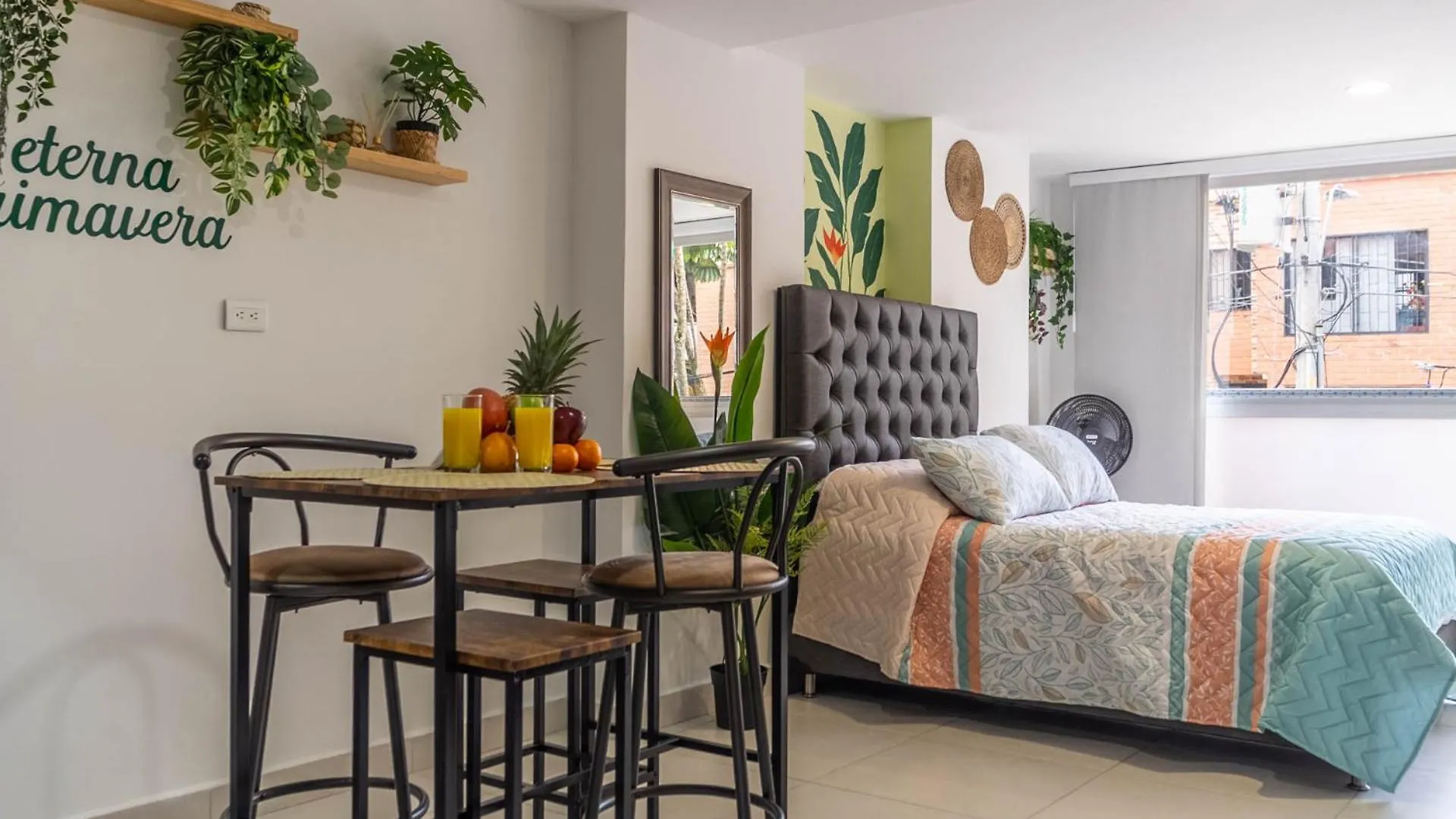 Cozy Spring Flat In Laureles Apartamento Medellín 0*,  Colômbia
