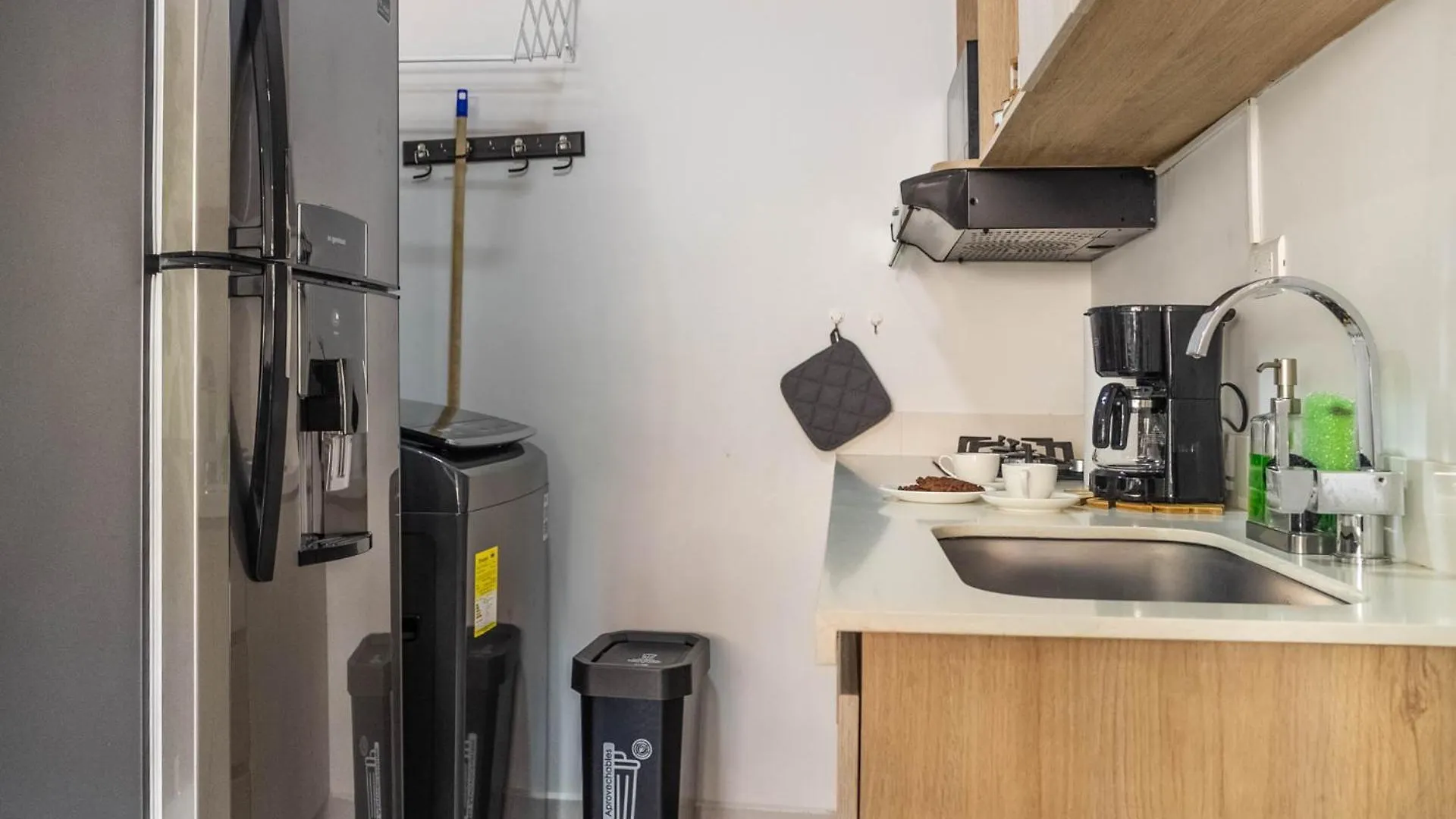 Cozy Spring Flat In Laureles Apartamento Medellín